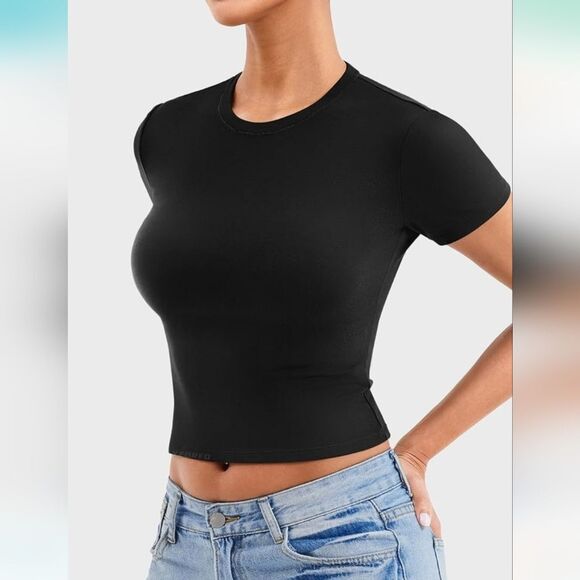 NWT Two-Pack Cropped Fitted T-Shirts Black/White - Picture 4 of 5